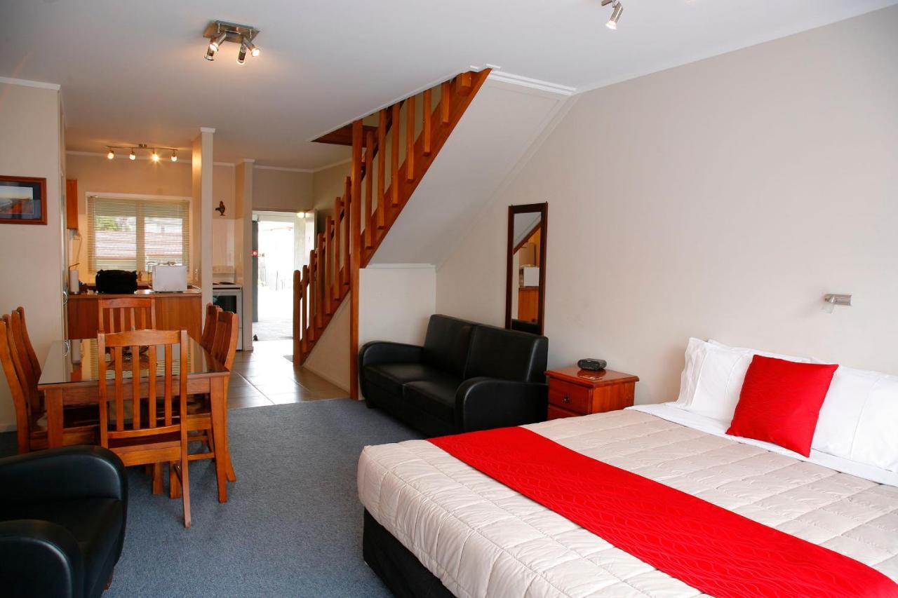 Touchwood Motor Lodge Pukekohe エクステリア 写真